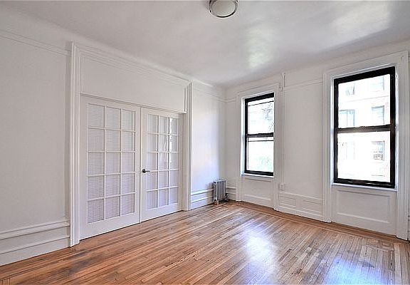 3rd image of 712 W 180th St #32