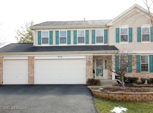 530 Springwood Ave, Dundee, IL 60118