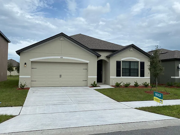 428 Coyote Dr — Photo 1