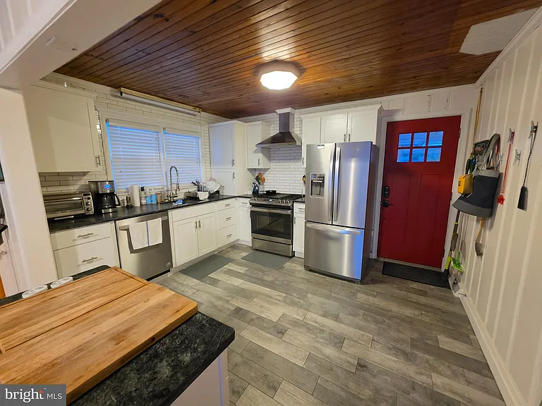 32172 River Rd — Photo 4