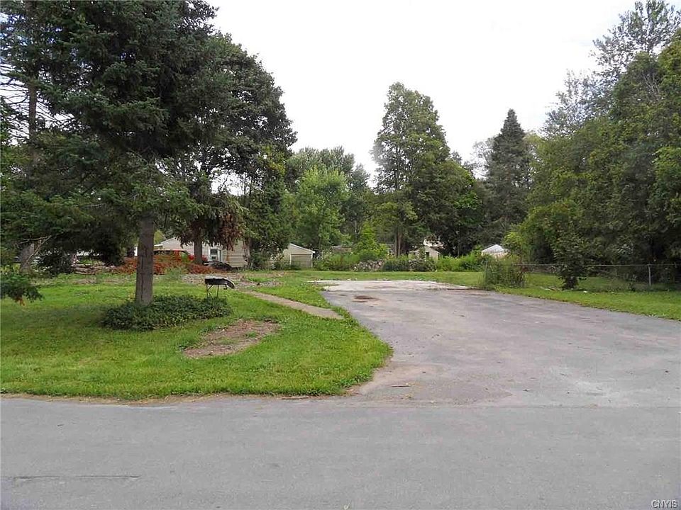 1st image of 39 Arbor Dr