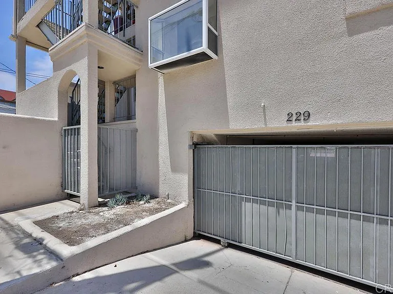 229 Orange Ave #3 — Photo 63