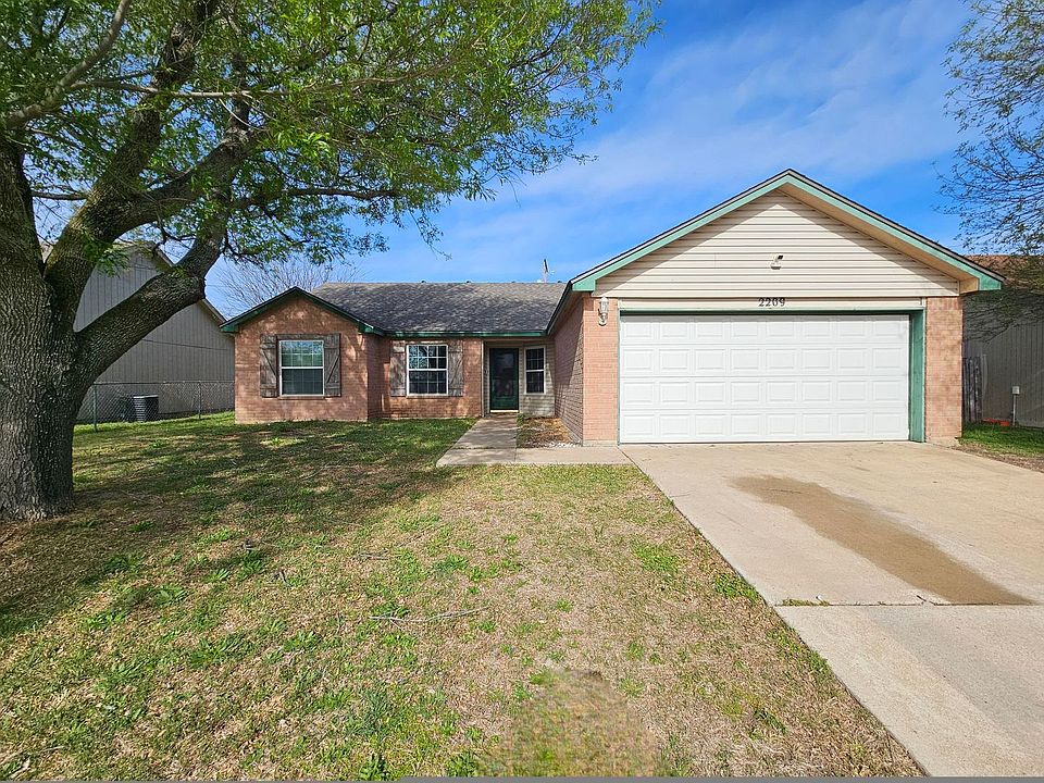 1st image of 2209 Pixton Dr