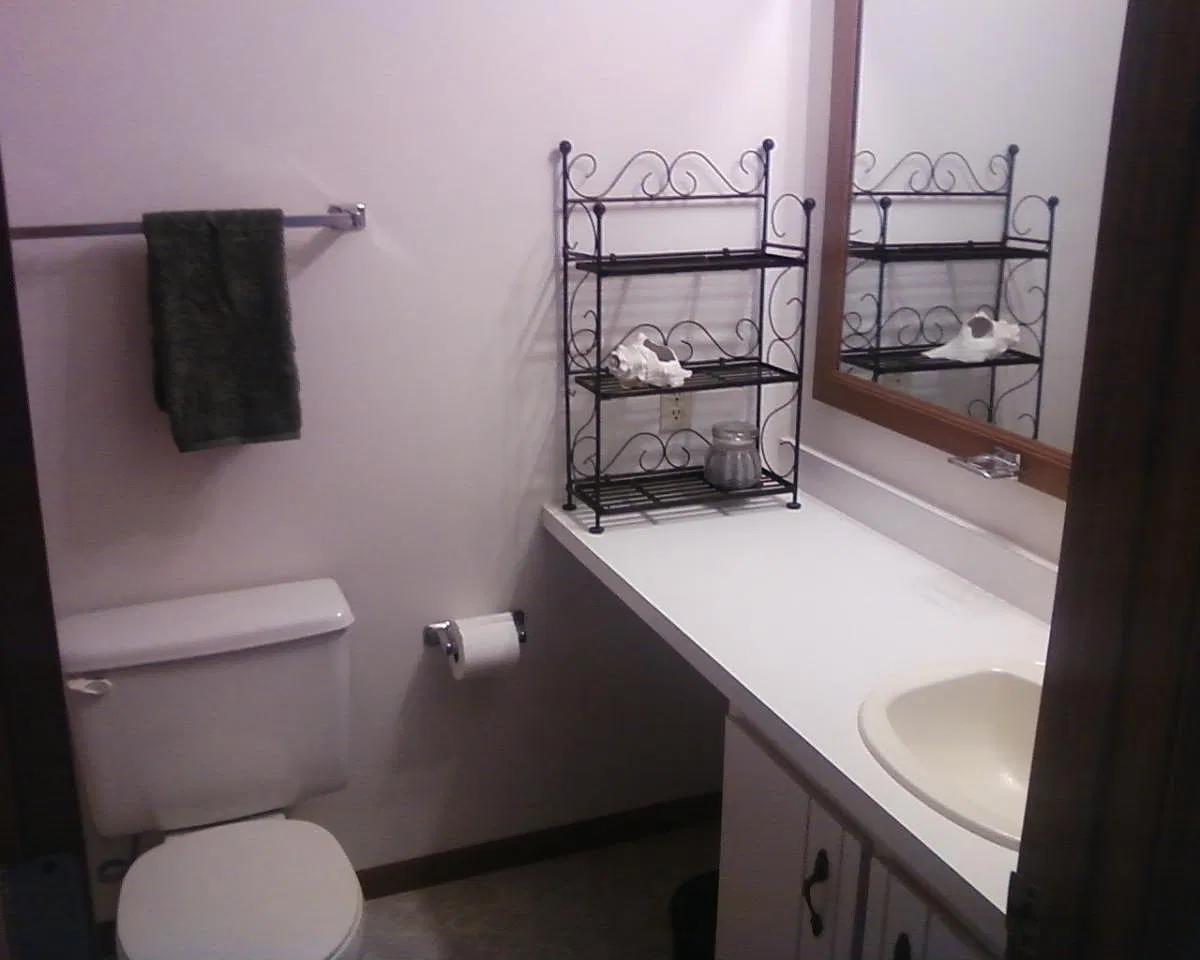 2 bed, 1.5 bath, 950 sqft, $1,300 — Photo 4