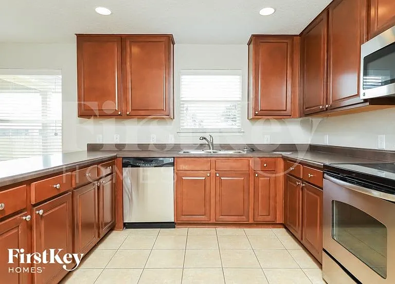 9803 Wolff Run — Photo 5