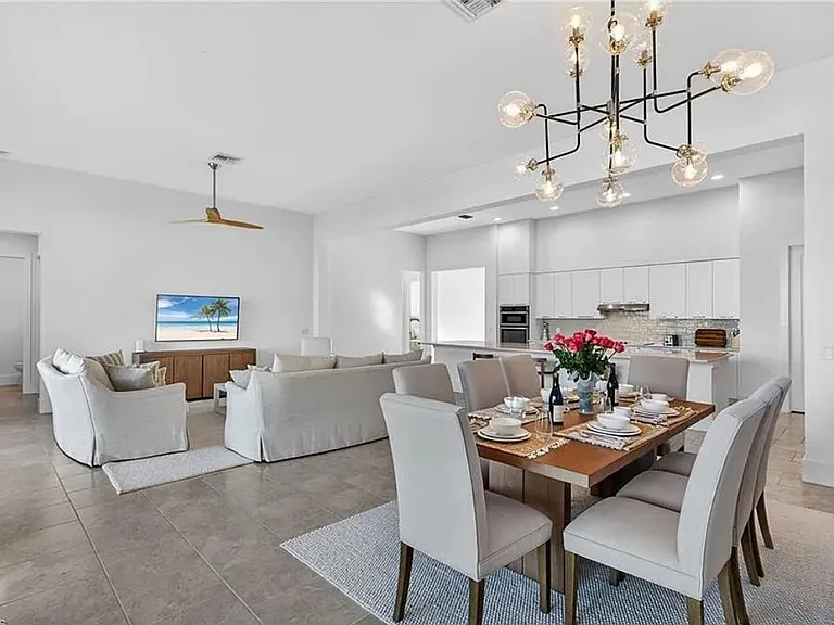 14835 Dockside Ln — Photo 11