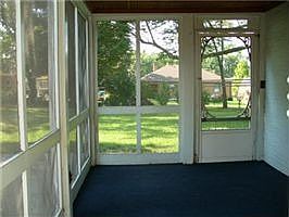 Breezy Sunroom - Perfect for Morning Coffee