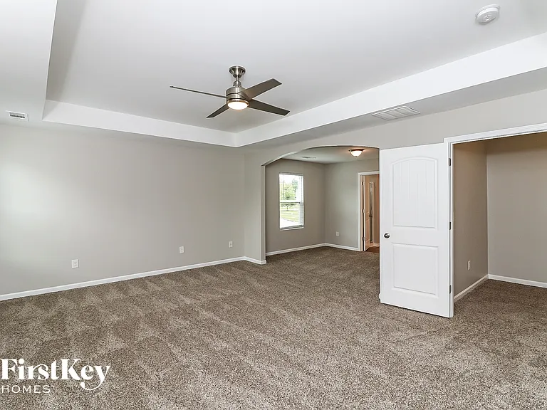 195 Parkcrest Xing — Photo 12