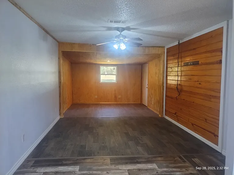 855 Aldredge Cir — Photo 2