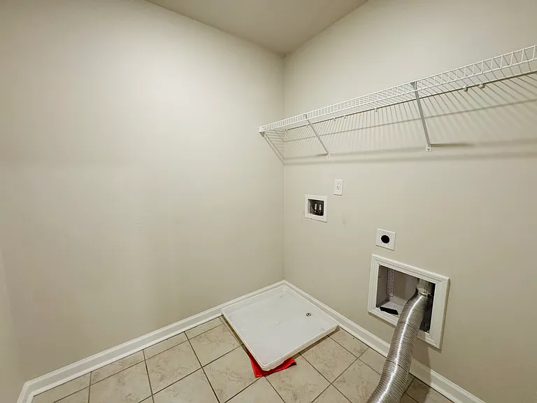 3716 Davis Cir — Photo 22