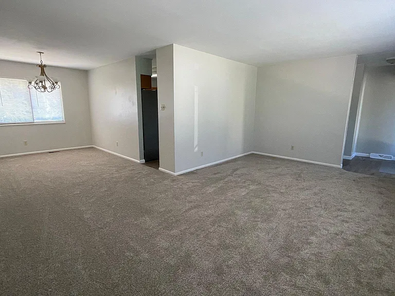 3231 S Sedalia Way — Photo 3