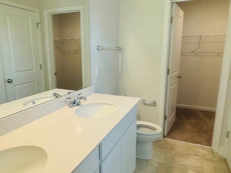 121 Kings Parish Ct — Photo 6
