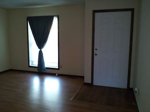 FRONT ROOM