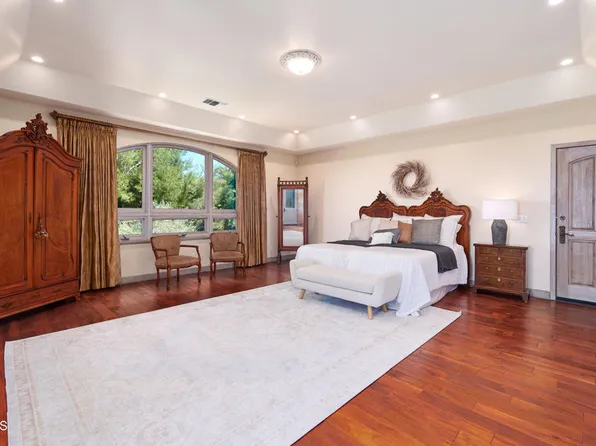 700 Fairway Dr, Camarillo, CA 93010