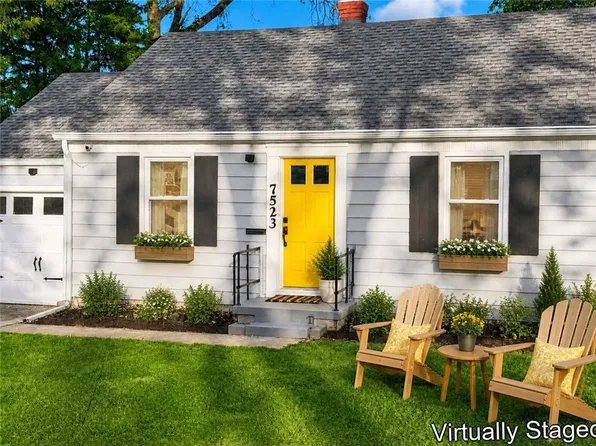 7523 Marty St, Overland Park, KS 66204