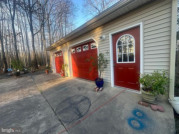 3rd image of 16365 Bath Rd