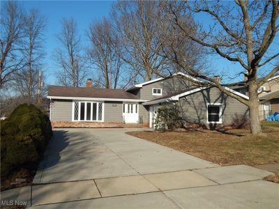 14520 Indian Creek Dr, Middleburg Heights, OH, 44130