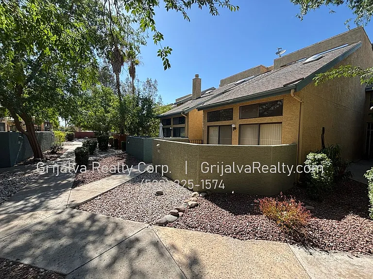3120 E Corte De La Raqueta — Photo 22