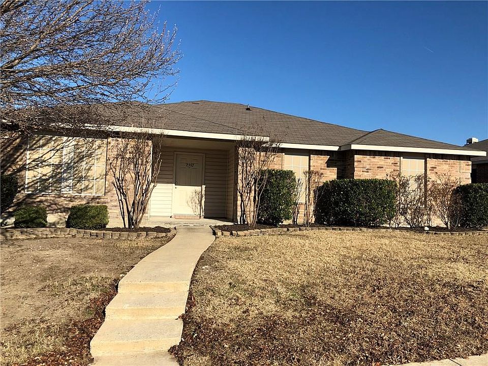 1st image of 2392 Somerset Dr