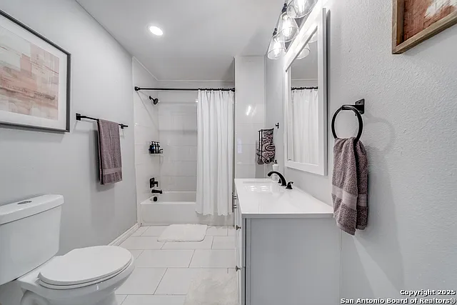 811 W Kings Hwy — Photo 12