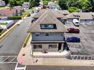 152 Hamburg Tpke, Bloomingdale, NJ 07403