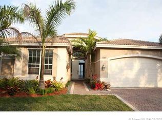 5207 SW 195th Ter, Hollywood, FL 33029