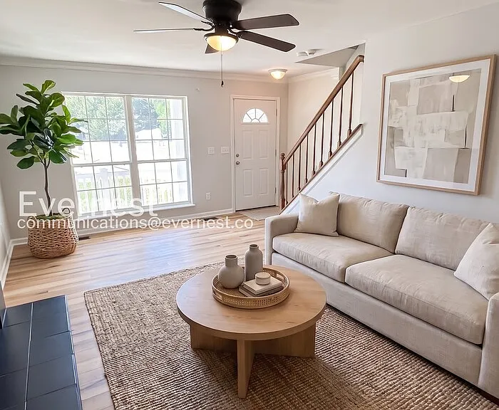129 Royallbrook Ln — Photo 1
