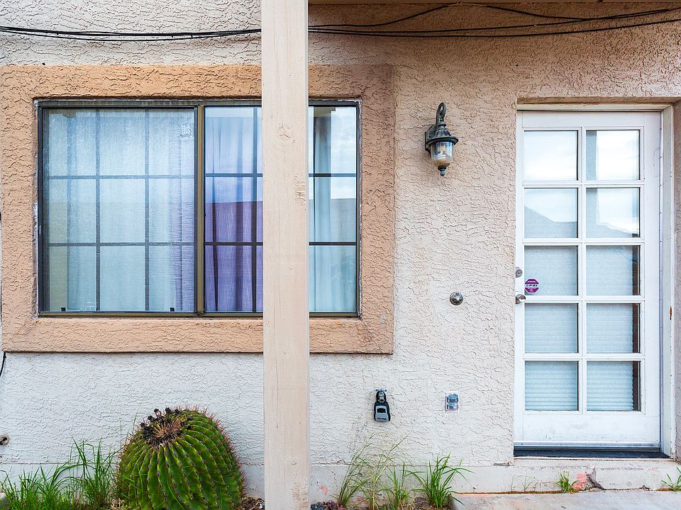 1st image of 2522 N Corinthian Garden Dr #1
