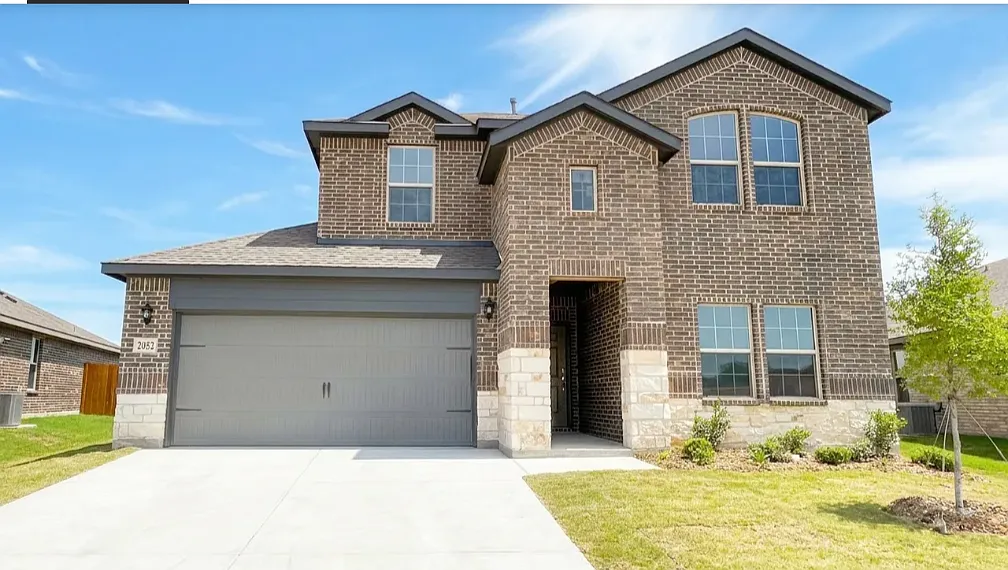 2052 Hearn Dr — Photo 3