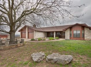 178 Crockett Dr, Kerrville, TX 78028