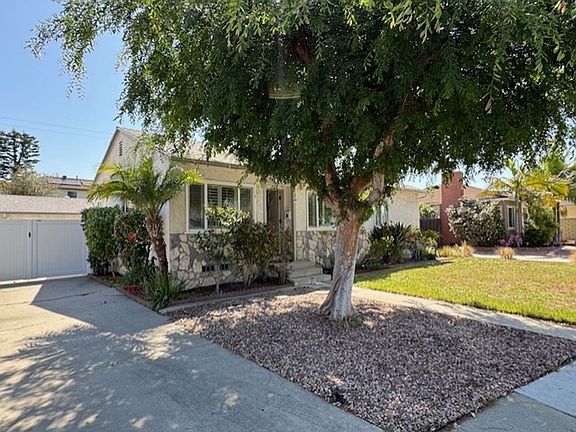 3rd image of 3664 Lomina Ave