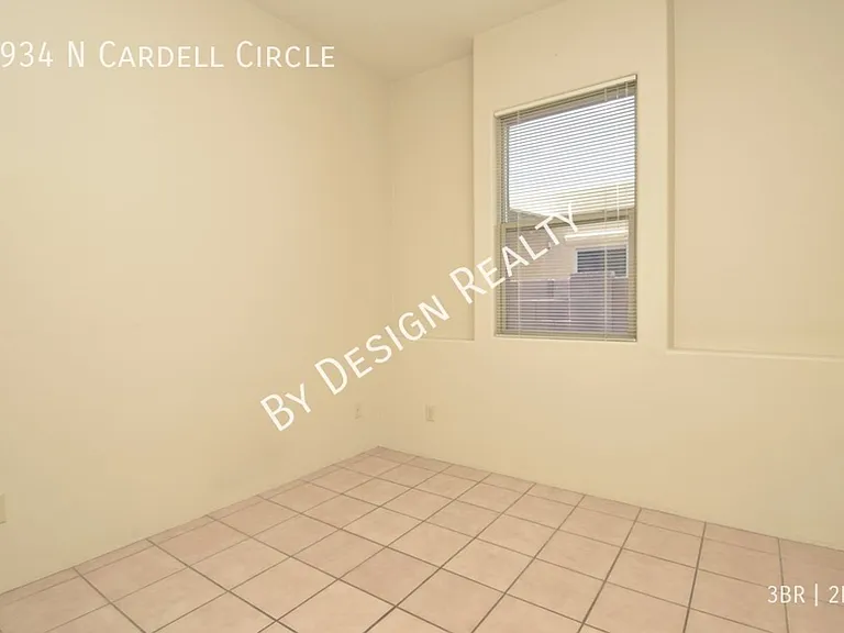 2934 N Cardell Cir — Photo 13