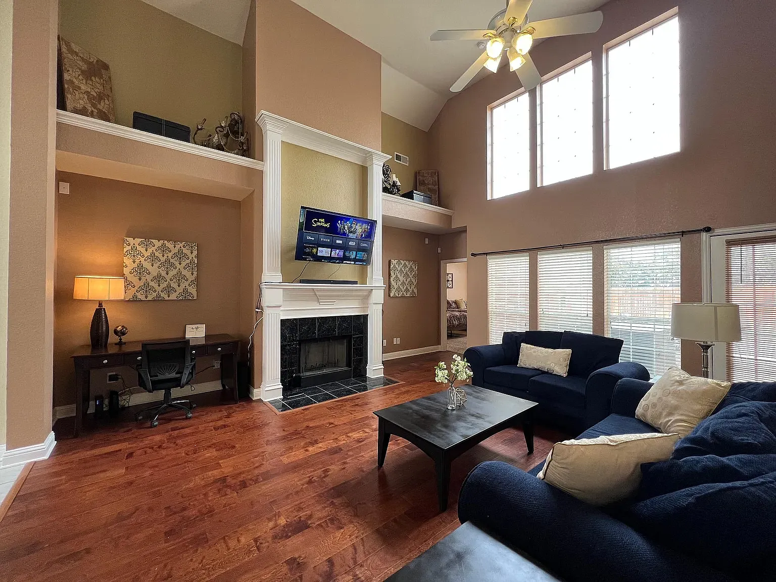 4 bed, 3115 sqft, $7,995 — Photo 4