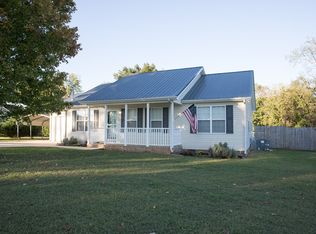 317 Strawberry Dr, Winchester, TN 37398