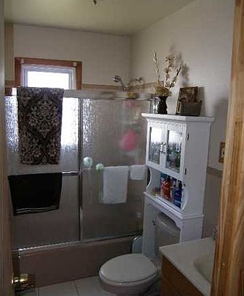 5th image of 321 Ogorman Ave