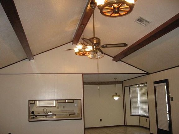 5th image of 2737 W Friendship Dr