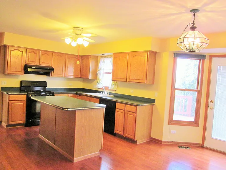 3690 Baybrook Dr — Photo 3