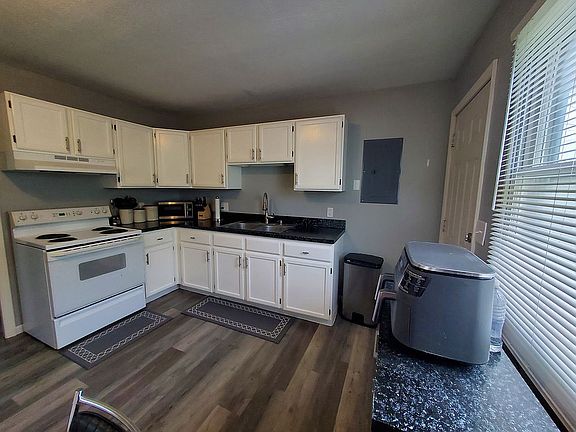 5th image of 18 Florence Ave