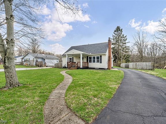 5th image of 1412 Redbush Rd