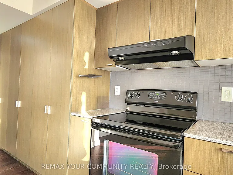 110 Charles St E #1704 — Photo 11