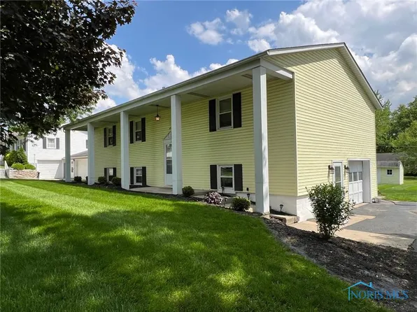 415 Center Dr, Upper Sandusky, OH 43351