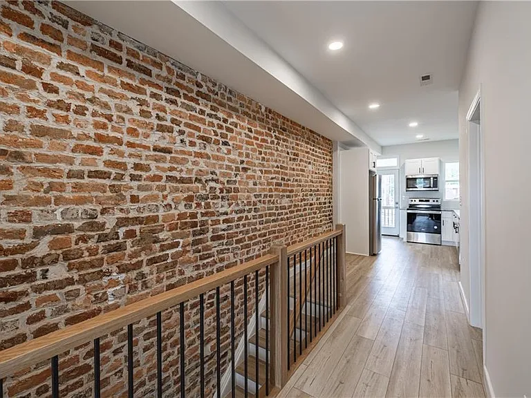 113 S Stafford Ave #B — Photo 9