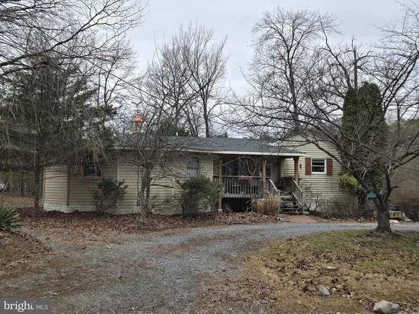 831 Beechwood Ln, Bluemont, VA 20135