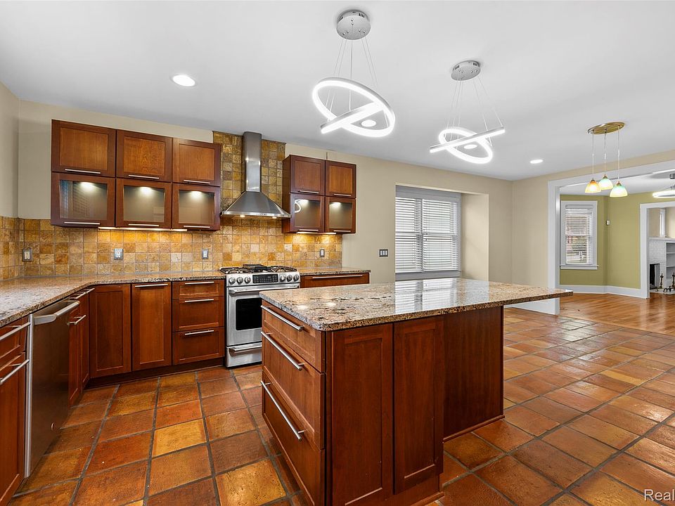608 S West St, photo 6