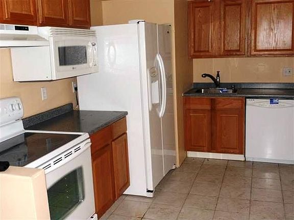 3rd image of 23855 David Dr Unit 111