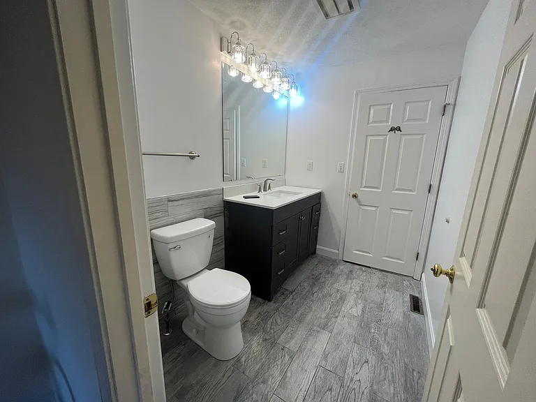 1st floor bath