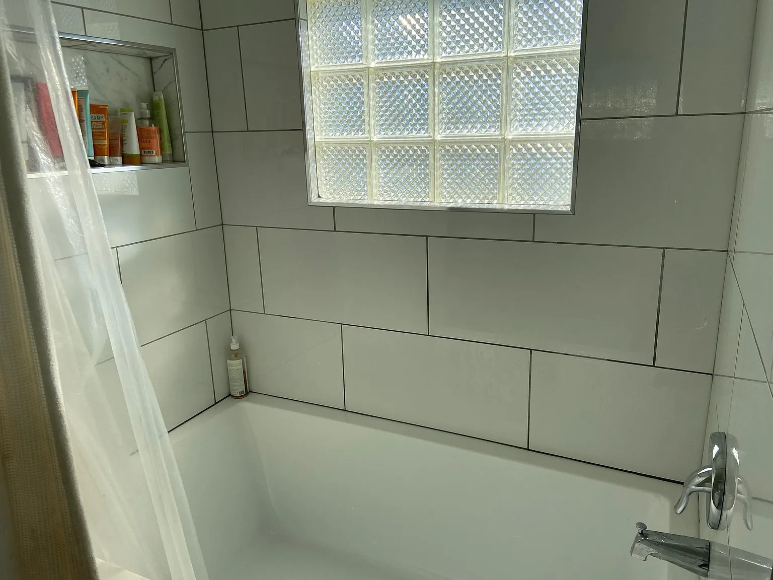 3 bed, 2175 sqft, $3,900 — Photo 3
