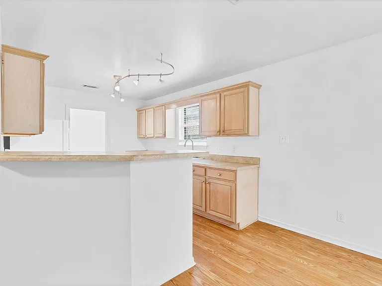 8352 Preakness Ct — Photo 10