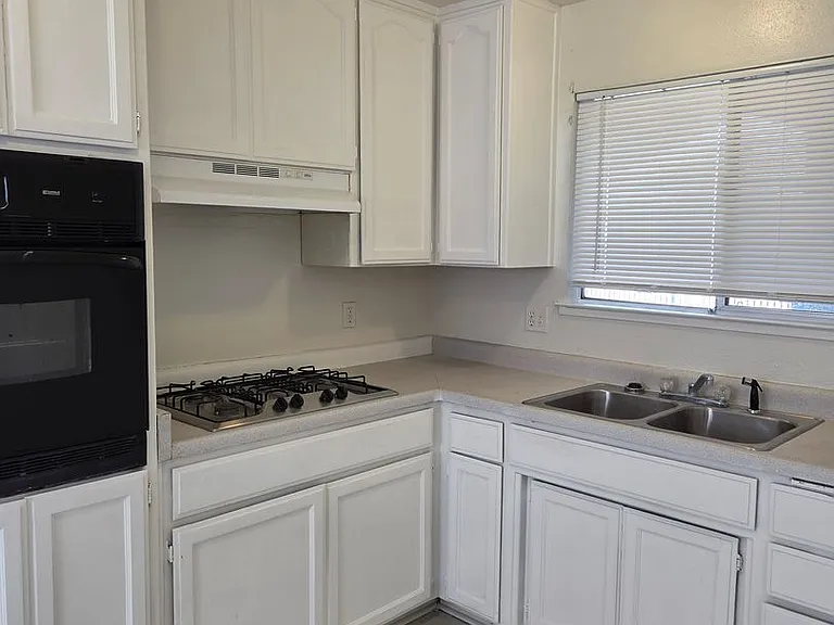 1514 Hayden Ave — Photo 6