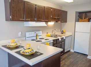 842 N Parkway APT E10, Jackson, TN 38305